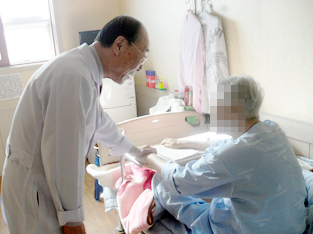 한방 진료 모습